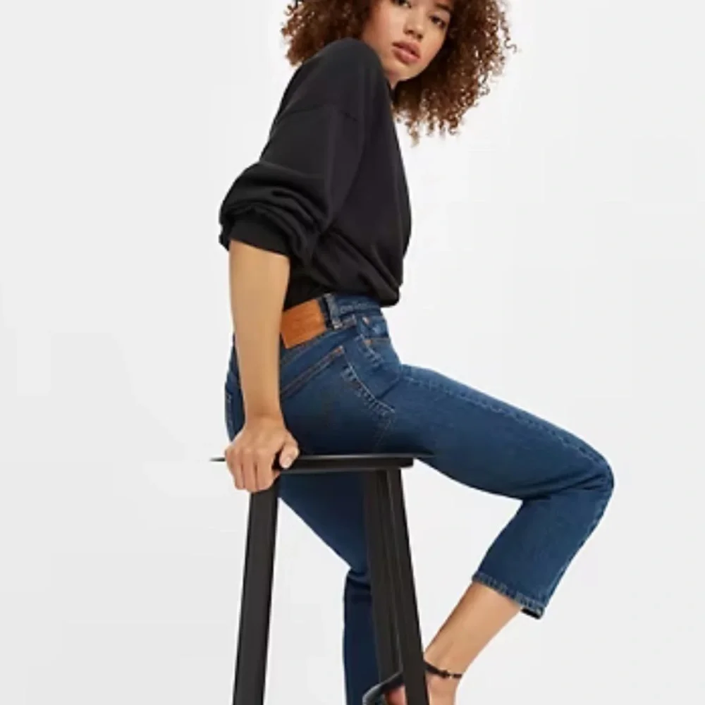 Levi’s Wedgie Straight Fit Jeans in Charleston‎ Outlasted - Dark Wash Size 27